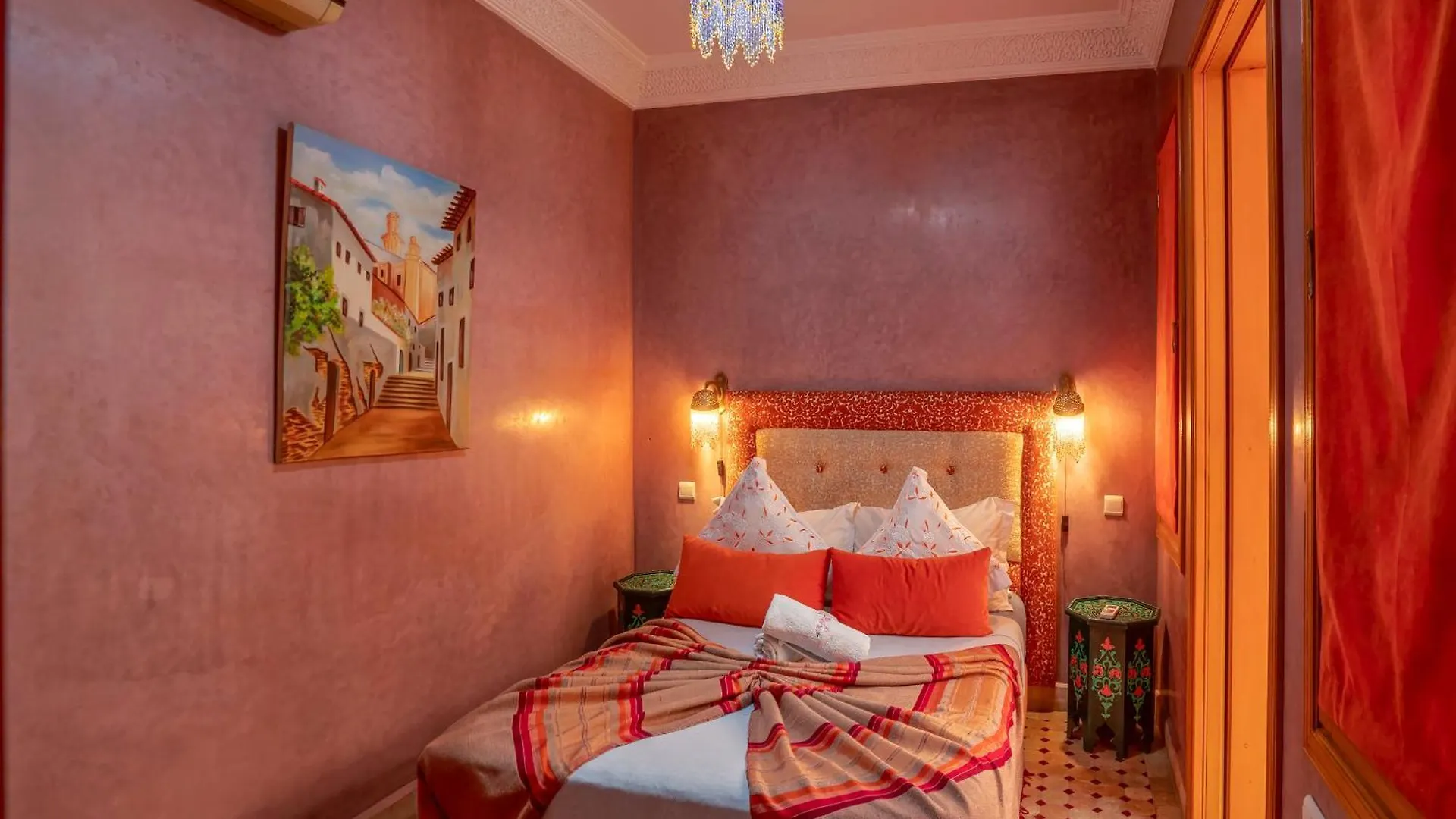 Riad Majdoulina Chez Jiji Marrakesh 3*,